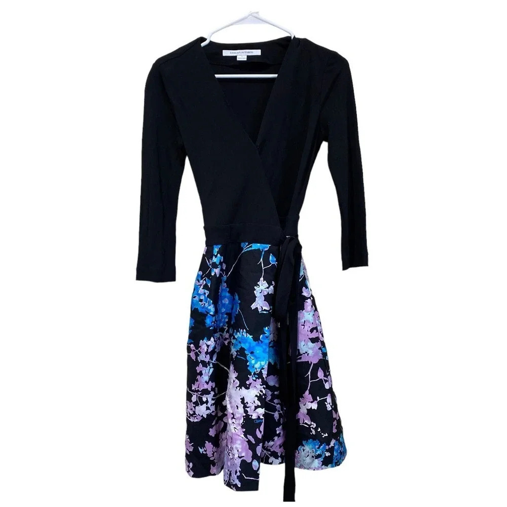 DIANE VON FURSTENBERG Valerie Dress Black Floral Size 2 Wrap Silk Blend